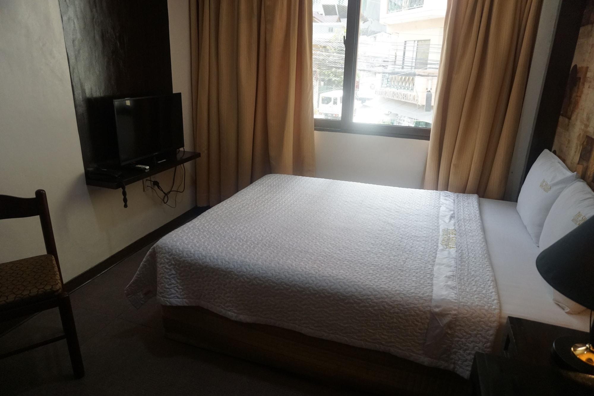 The Shila Philla Hotel Makati City Esterno foto