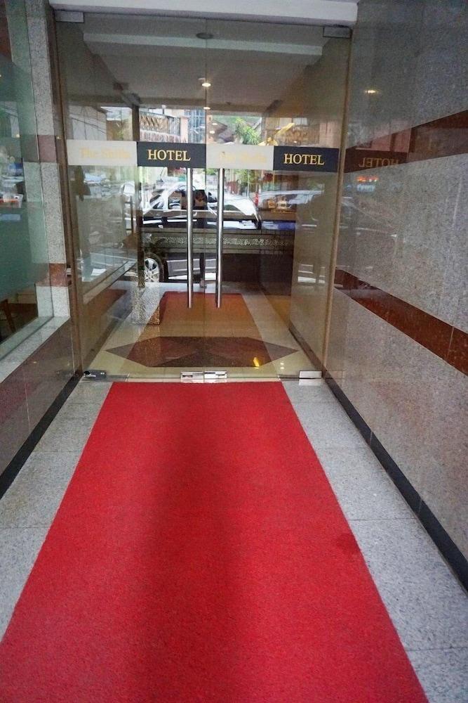 The Shila Philla Hotel Makati City Esterno foto