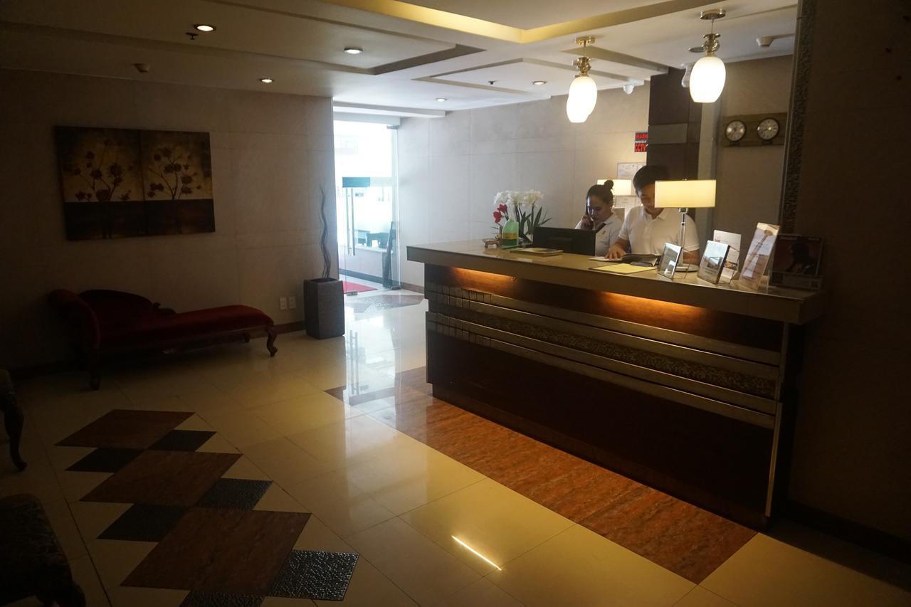 The Shila Philla Hotel Makati City Esterno foto