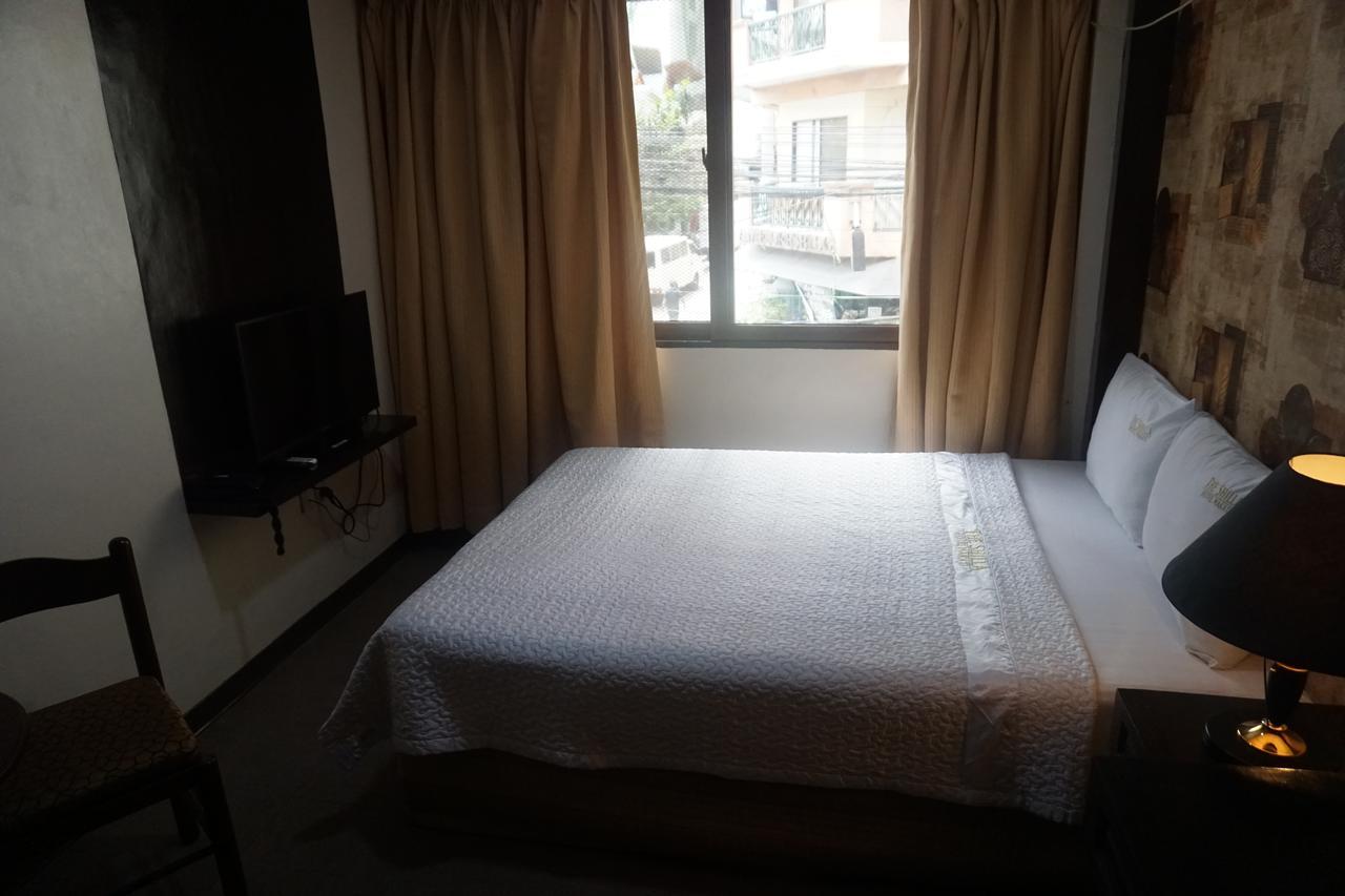 The Shila Philla Hotel Makati City Esterno foto