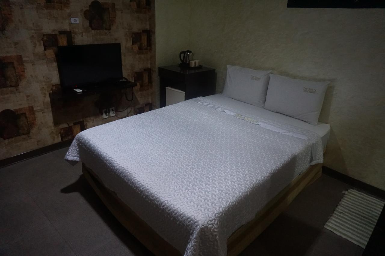 The Shila Philla Hotel Makati City Esterno foto