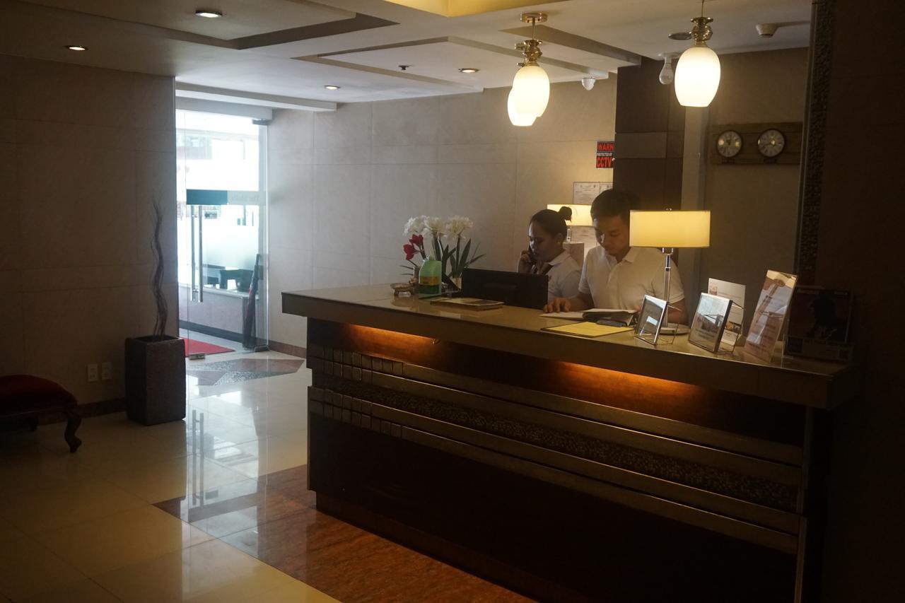 The Shila Philla Hotel Makati City Esterno foto